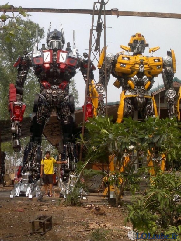 Robots de transformers en taille réelle