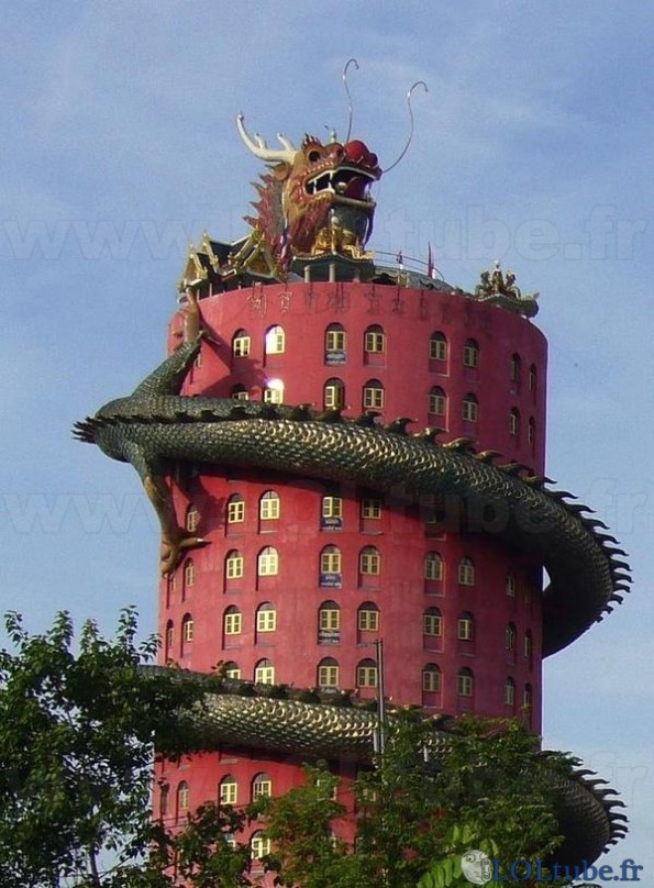 Dragon sur un immeuble