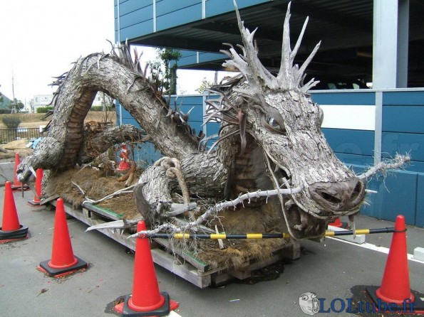 Sculpture d'arbre dragon
