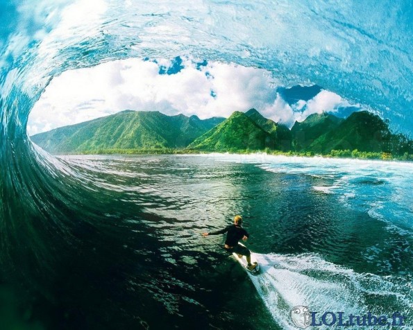 Surf dans la vague