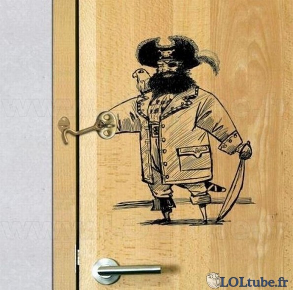 Capitaine crochet ferme la porte