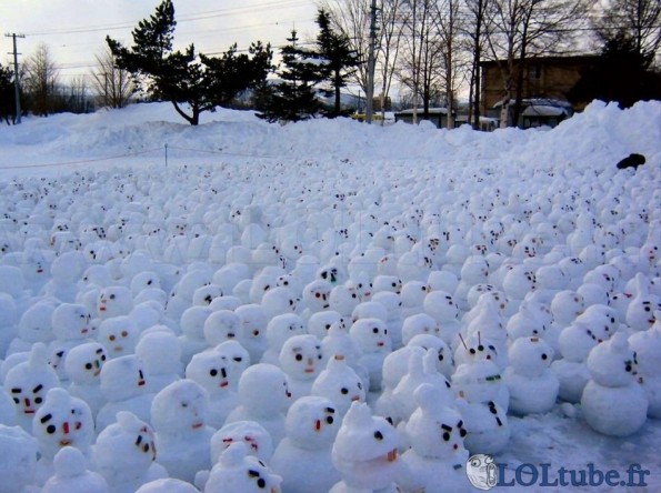 Armée de bonhommes de neige