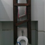 Toilettes guillotine