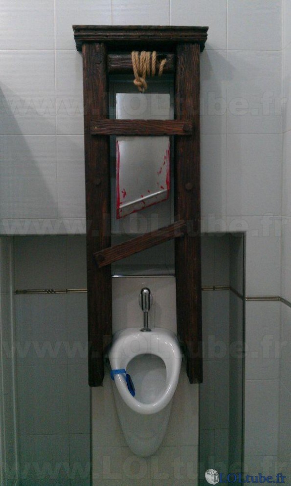 Toilettes guillotine