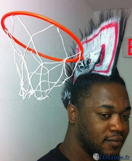 Un panier de basket dans les cheveux