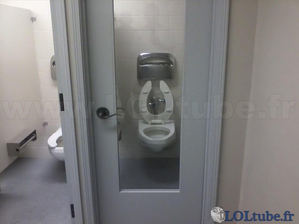 Des toilettes communes