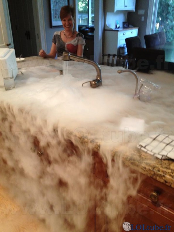 Un bain de mousse dans la cuisine ?