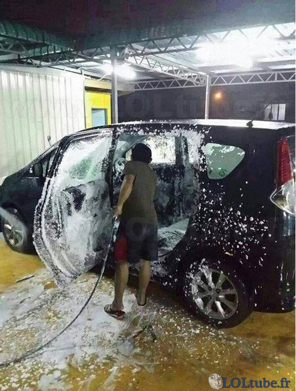 Nettoyage à fond de la voiture