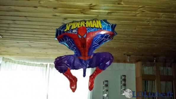Un ballon spider man